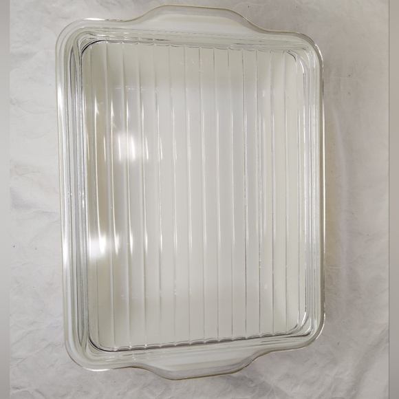 Vintage Pyrex Fridge Dish with Lid - Picture 7 of 12